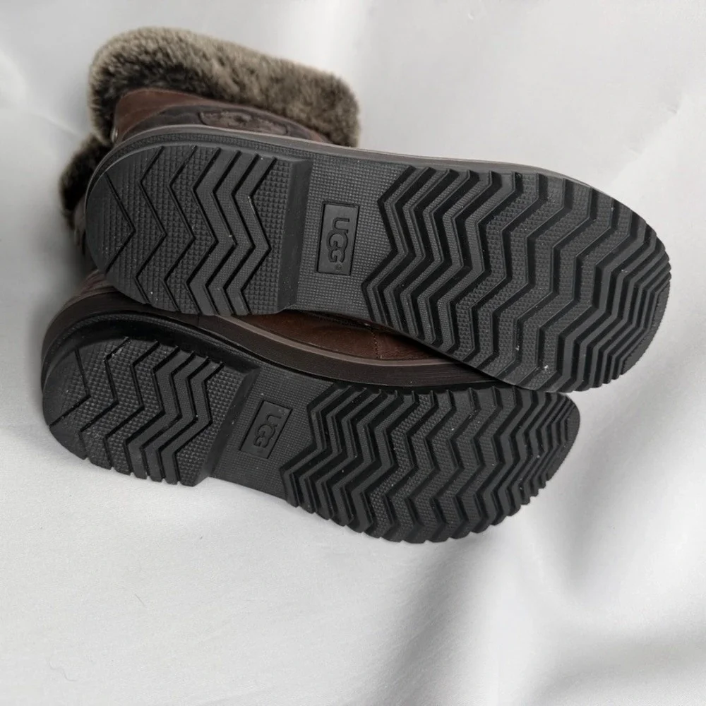 UGG Adirondack Tall Brown Leather Quilted Faux Fur Winter‎ Snow Boots Womens